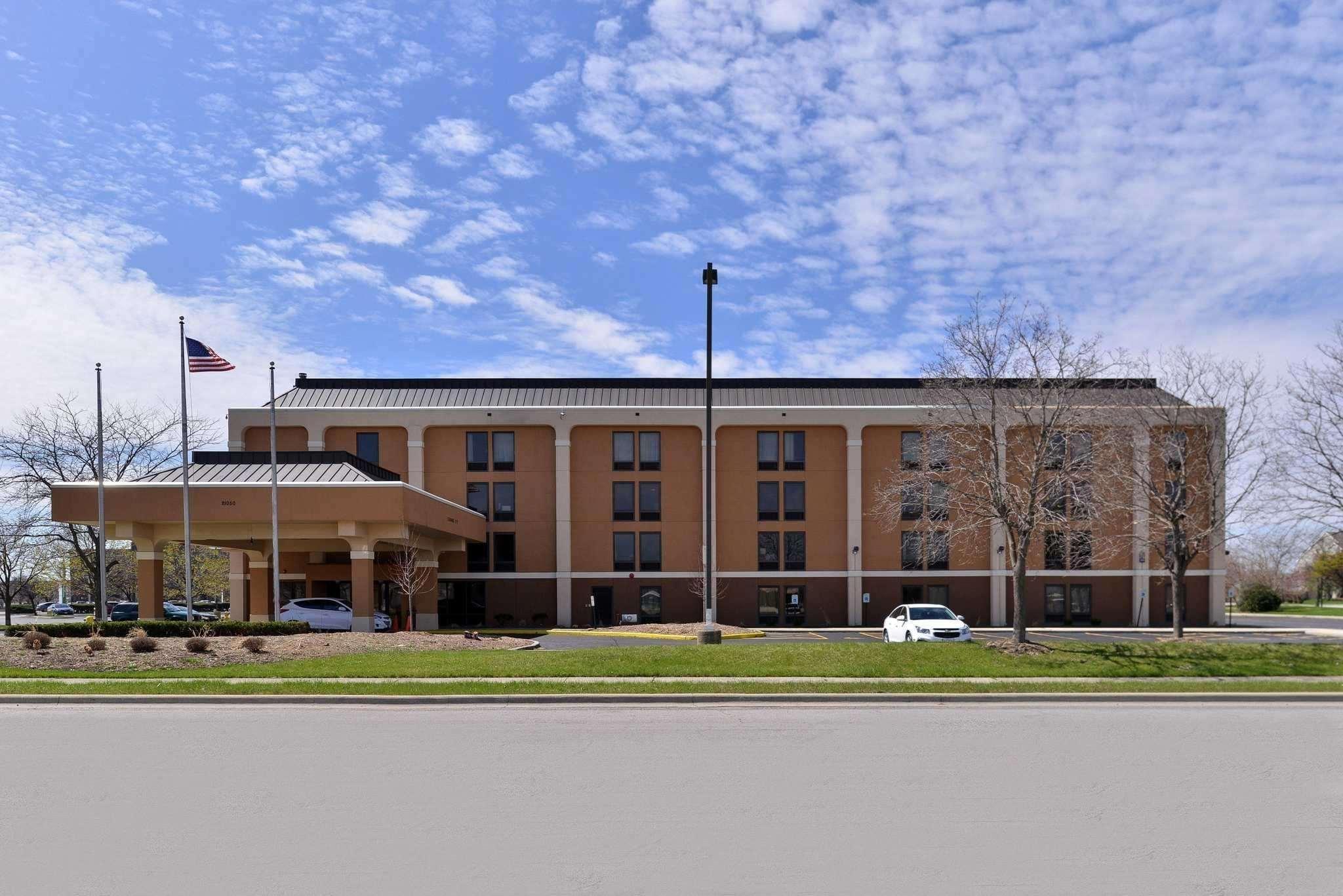 Quality Inn & Suites Matteson Near I-57 المظهر الخارجي الصورة