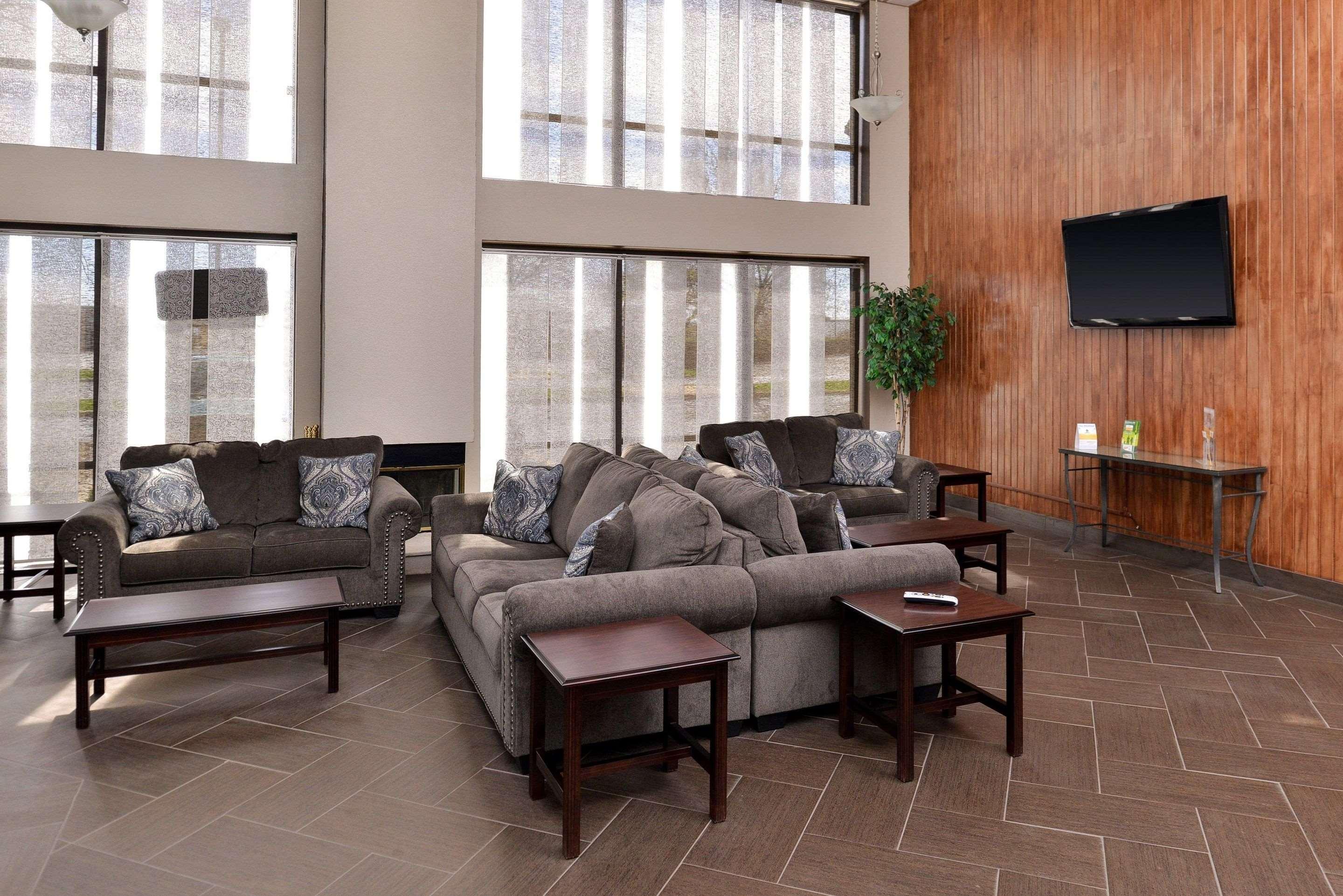 Quality Inn & Suites Matteson Near I-57 المظهر الخارجي الصورة